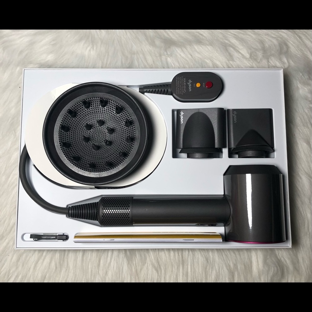 Dyson Supersonic Blowdryer,NIB,Never Used,Opened Box For Pics w/Free Bag Carrier